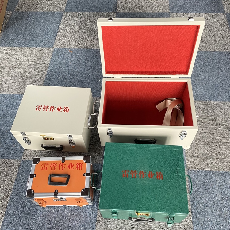 瀍河回族爆破工程作业箱如何选择？玻璃钢与传统材质的全面对比